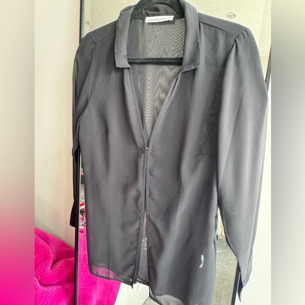 Abercrombie & Fitch. Women's Black Long-Sleeve Sheer Shirt. Size medium.